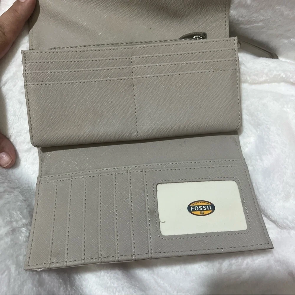 Fossil Women's Tri-Tone Leather Wallet